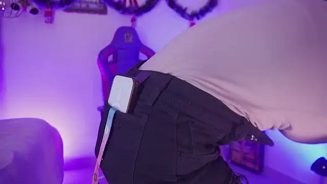 madelyn rose  online show from December 14, 2025, 1:27 pm