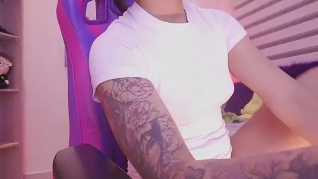 madelyn rose  online show from April 6, 2026, 6:09 pm