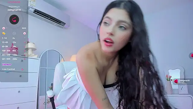Snapshot of ania_sweet18 chatting on April 23, 2026, 12:23 am ania sweet18 online show from April 23, 2026, 12:23 am