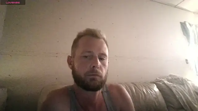 Snapshot of W1LBURN chatting on June 1, 2026, 7:54 am W1LBURN online show from June 1, 2026, 7:54 am