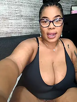 Snapshot of ExclusiveLeexx chatting on January 18, 2026, 10:08 am ExclusiveLeexx online show from January 18, 2026, 10:08 am