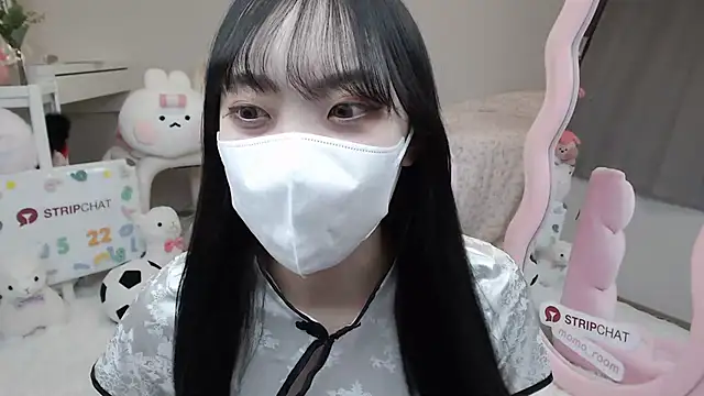 momo room online show from February 22, 2025, 10:07 am