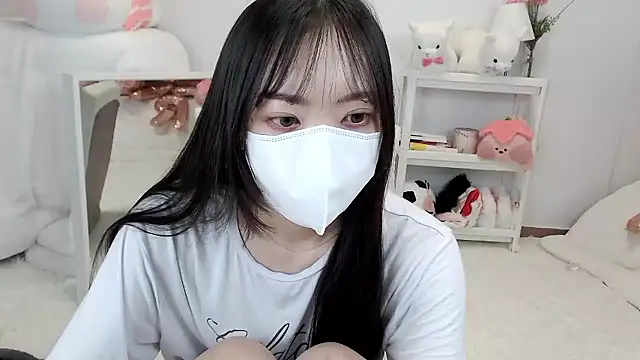 momo room online show from May 30, 2026, 6:32 am