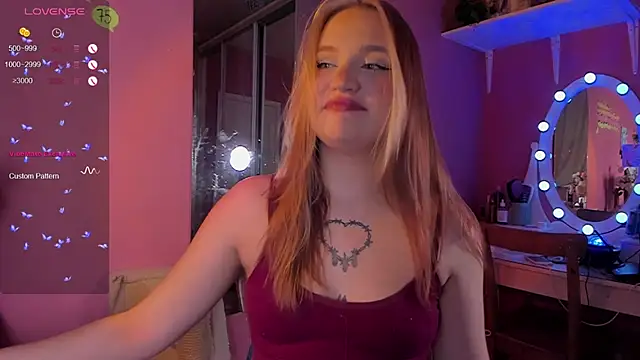 CarolineLovers online show from October 23, 2025, 8:51 pm