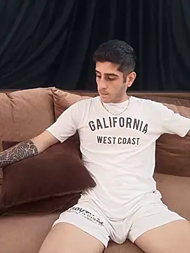 arenn1997 online show from October 9, 2025, 12:14 pm