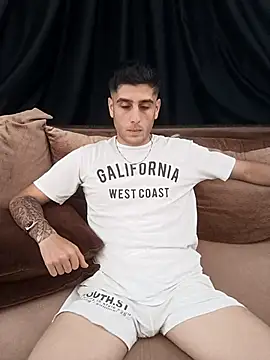 arenn1997 online show from October 13, 2025, 12:27 pm