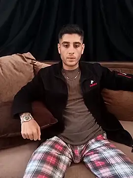 arenn1997 online show from October 14, 2025, 1:01 pm