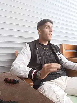 arenn1997 online show from November 8, 2025, 2:17 pm