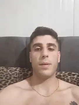 arenn1997 online show from May 16, 2026, 12:51 am