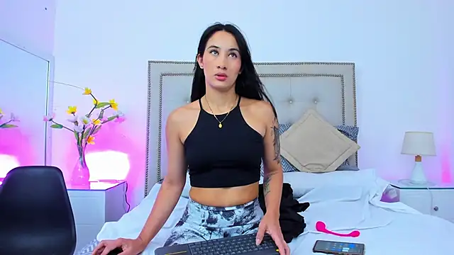 Cataleyalove ADY online show from May 15, 2026, 8:27 pm