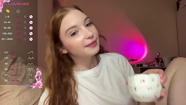 Snapshot of cinnabon_girls chatting on January 30, 2025, 10:41 pm cinnabon girls online show from January 30, 2025, 10:41 pm