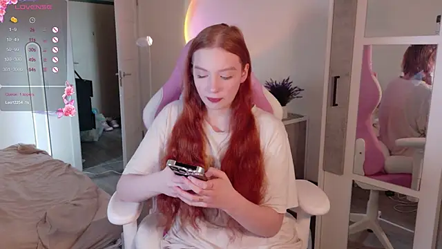 cinnabon girls online show from October 19, 2025, 7:42 am