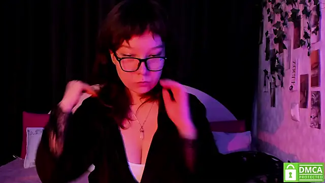 dreamgirllovee online show from October 1, 2025, 3:12 am