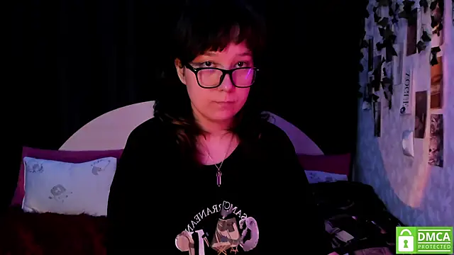 dreamgirllovee online show from October 11, 2025, 9:24 pm