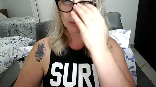 Snapshot of Micchellina chatting on January 18, 2025, 11:11 pm Micchellina online show from January 18, 2025, 11:11 pm