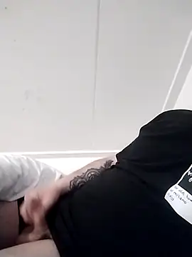 Snapshot of blak1093 chatting on January 23, 2025, 6:24 pm blak1093 online show from January 23, 2025, 6:24 pm