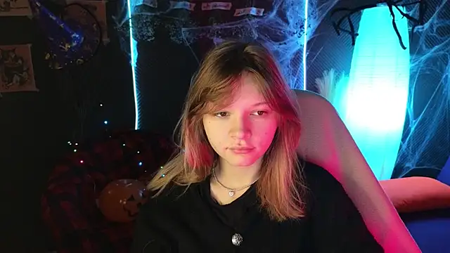 LitaBrom online show from October 23, 2025, 1:38 am