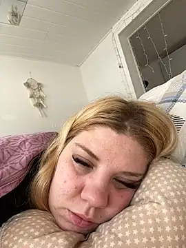 LenaundLeon online show from March 16, 2025, 9:05 am