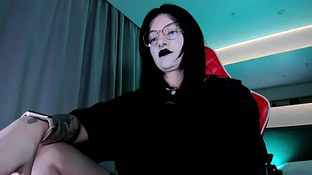 Snapshot of _Goddess_Misha_ chatting on February 26, 2025, 1:32 am Goddess Misha online show from February 26, 2025, 1:32 am