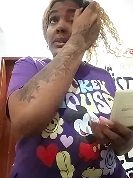 Snapshot of ELLA_KELLY chatting on November 1, 2025, 11:45 am ELLA KELLY online show from November 1, 2025, 11:45 am