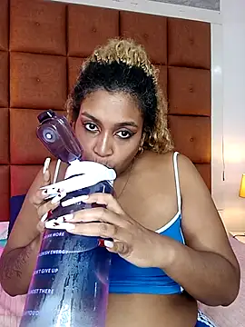 ELLA KELLY online show from March 12, 2026, 12:00 pm