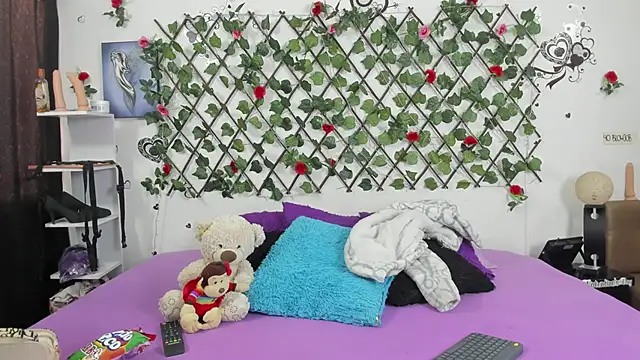 1lovelygirls online show from December 27, 2024, 12:12 pm