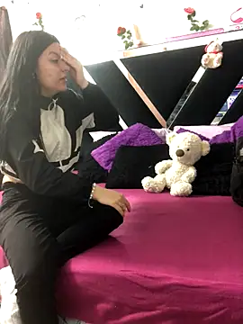 1lovelygirls online show from September 23, 2025, 12:08 pm