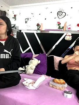 1lovelygirls online show from October 6, 2025, 12:13 pm