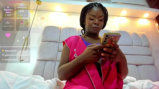 amina west online show from October 4, 2025, 12:03 pm