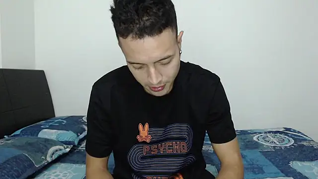 Snapshot of dimitriquiet05 chatting on December 5, 2024, 3:15 am dimitriquiet05 online show from December 5, 2024, 3:15 am