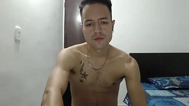 Snapshot of dimitriquiet05 chatting on December 20, 2024, 4:31 am dimitriquiet05 online show from December 20, 2024, 4:31 am