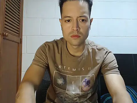 Snapshot of dimitriquiet05 chatting on March 21, 2026, 8:19 am dimitriquiet05 online show from March 21, 2026, 8:19 am