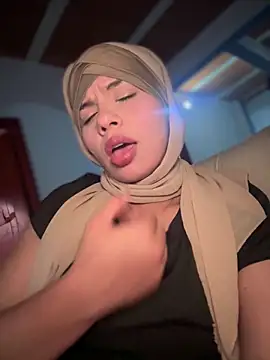 lalilamassu1 online show from February 2, 2026, 4:27 pm