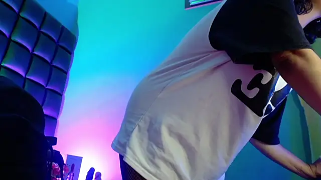 kuromi69 online show from February 25, 2025, 3:42 am