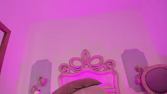 Snapshot of Sara__Williams chatting on November 10, 2025, 3:49 am Sara Williams online show from November 10, 2025, 3:49 am