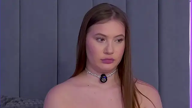 Snapshot of ChloeMarsch chatting on October 19, 2025, 5:30 am ChloeMarsch online show from October 19, 2025, 5:30 am