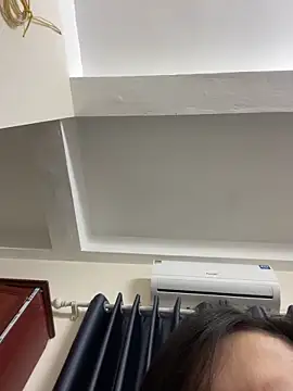 Snapshot of Louis_Baby chatting on February 27, 2025, 12:23 pm Louis Baby online show from February 27, 2025, 12:23 pm