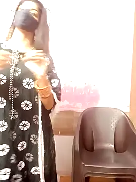 Snapshot of Payal-Love143 chatting on December 24, 2024, 6:17 pm Payal-Love143 online show from December 24, 2024, 6:17 pm