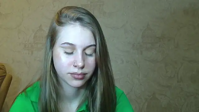 Snapshot of KirraLiam chatting on February 8, 2025, 4:25 pm KirraLiam online show from February 8, 2025, 4:25 pm