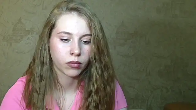 Snapshot of KirraLiam chatting on February 14, 2025, 4:31 pm KirraLiam online show from February 14, 2025, 4:31 pm