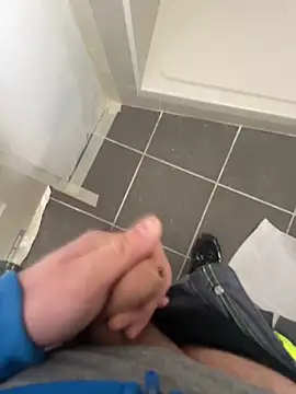 Snapshot of dimitriei chatting on February 16, 2026, 11:06 am dimitriei online show from February 16, 2026, 11:06 am