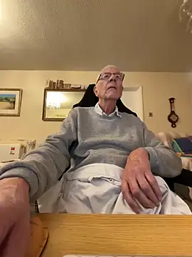 cutaboverest online show from December 16, 2025, 4:12 pm