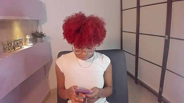Snapshot of LiannaDixon chatting on January 7, 2025, 7:49 pm LiannaDixon online show from January 7, 2025, 7:49 pm
