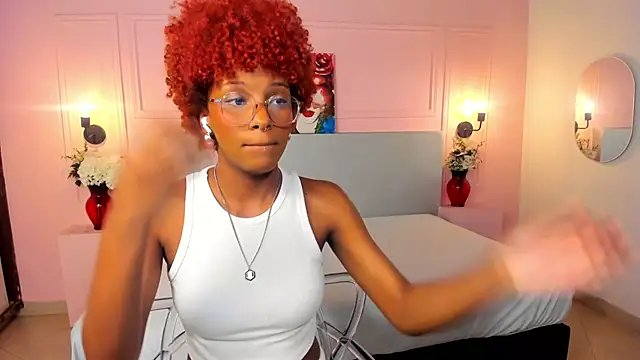 Snapshot of LiannaDixon chatting on February 4, 2025, 12:22 pm LiannaDixon online show from February 4, 2025, 12:22 pm