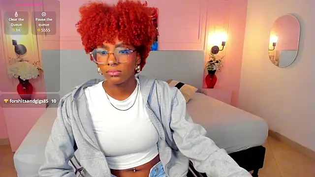 Snapshot of LiannaDixon chatting on February 6, 2025, 3:31 pm LiannaDixon online show from February 6, 2025, 3:31 pm