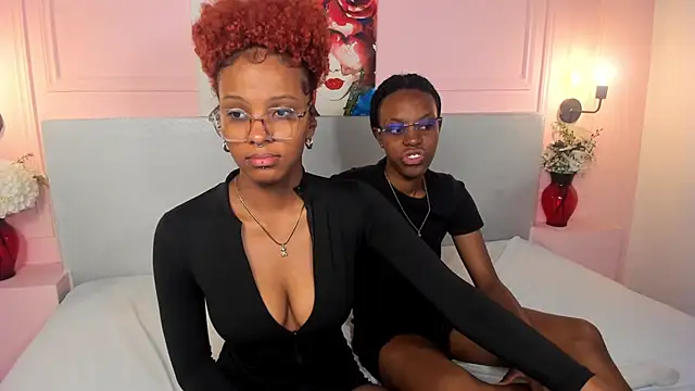 Snapshot of LiannaDixon chatting on February 11, 2025, 11:43 am LiannaDixon online show from February 11, 2025, 11:43 am