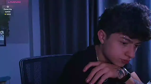 Ares Dickson online show from October 19, 2025, 5:19 am