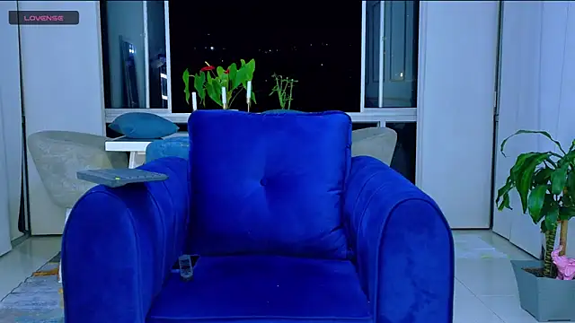 Mackenzzie 777  online show from September 24, 2025, 5:55 am