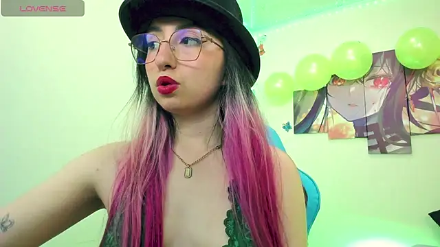 Snapshot of Julieta_cott chatting on March 17, 2025, 12:41 am Julieta cott online show from March 17, 2025, 12:41 am