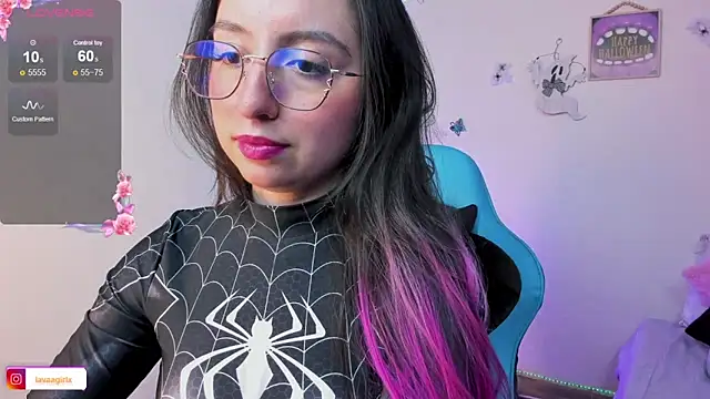 Julieta cott online show from October 9, 2025, 1:03 am